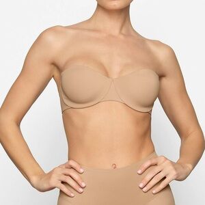 SKIMS Smoothing Intimates Unlined Strapless Bra NWT
